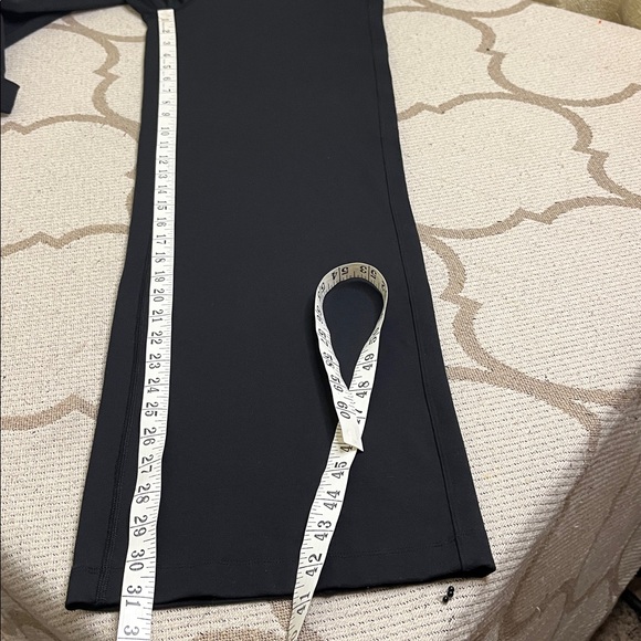 Lululemon Take It Easy Pant (31"), black, size 4, MSRP $108 - Picture 11 of 15